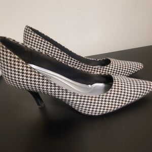 Classic Houndstooth Women's Heels